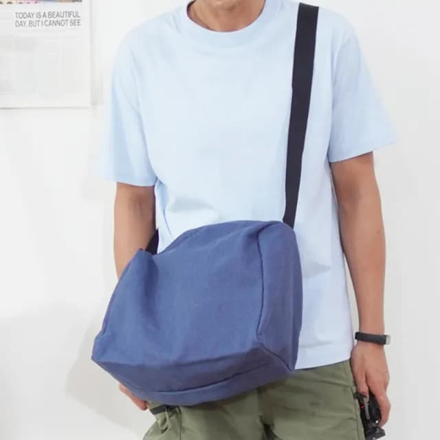 【MoonDy】情人節禮物 台灣現貨☆日系男包側背包 男帆布包男士包包郵差包 女帆布包 男生黑色斜背包