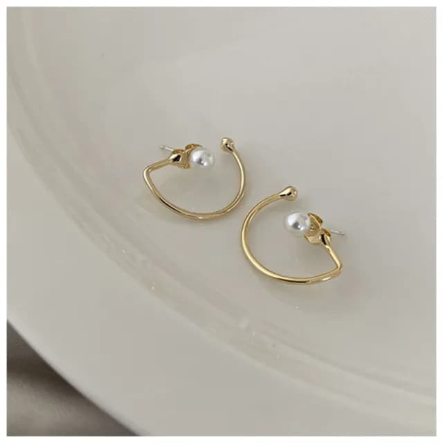 【HaNA 梨花】韓國街頭搭配小時尚．曲線珍珠金色耳環(針式耳環 珍珠耳飾 耳圈 耳釘 耳扣)