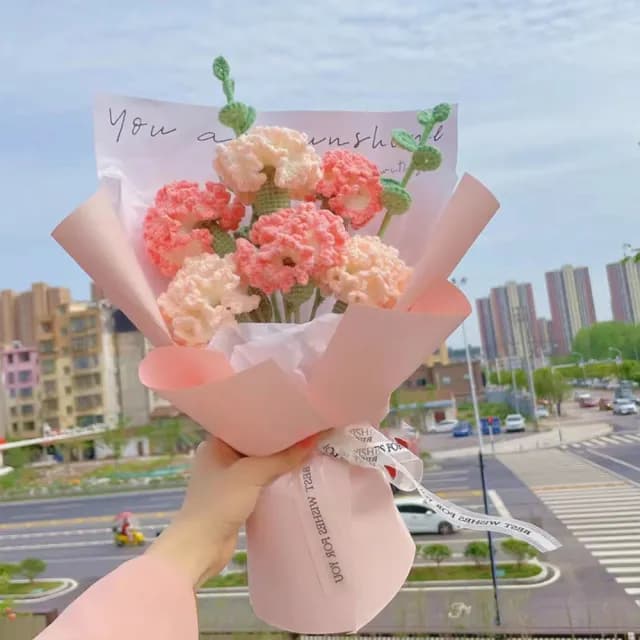 【百獅】編織花 康乃馨 手作花束 媽媽生日禮物(手工編織花 成品手工編織康乃馨花 自制毛線鉤針花)