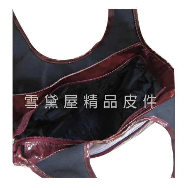【SNOW.bagshop】情人節禮物 托特包大容量可A4資料夾復古設計進口防水包 PVC材質(隨身物品外出休閒手提)