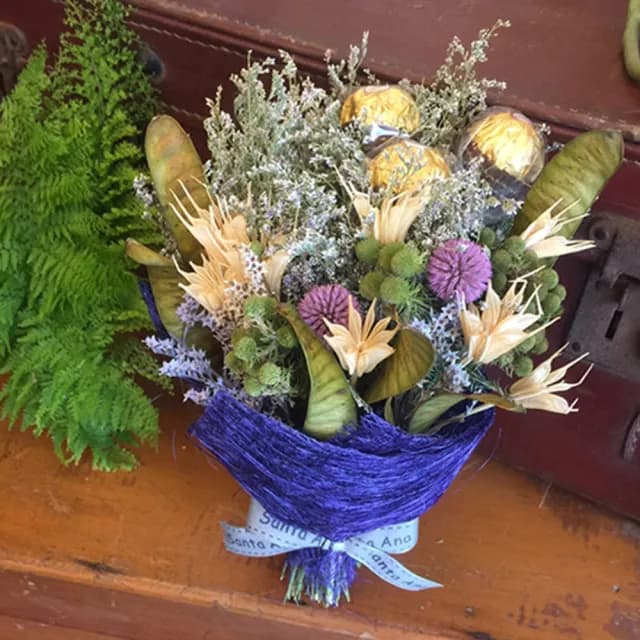 【Santa Ana】金莎乾燥花束組合(金莎巧克力與天然乾燥花材的組合)
