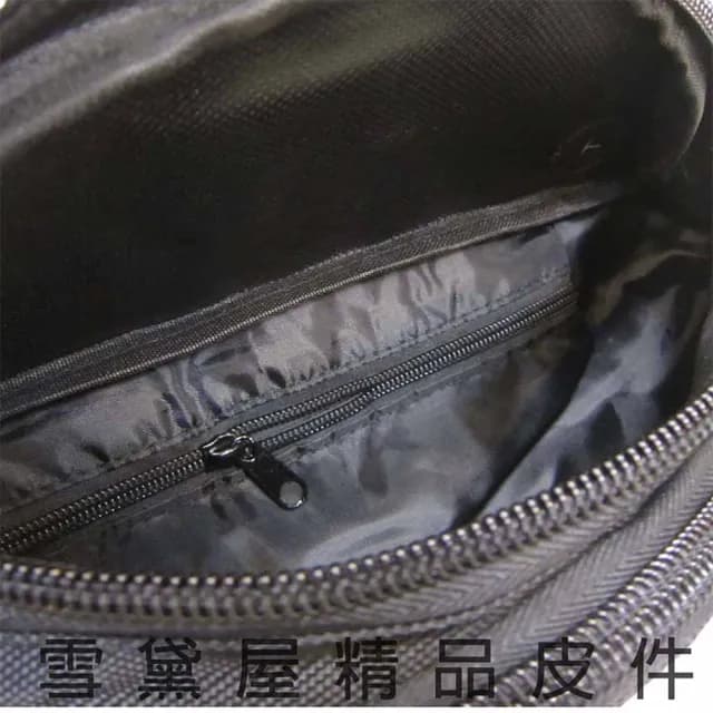 【SNOW.bagshop】父親節禮物 屁股包腰包胸前30kg拉力測試斜側隨身品專用包(防水包 尼龍布MP3耳機孔成年青少