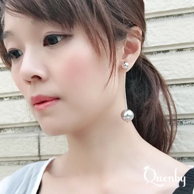 【Quenby】925純銀 質感鋼珠垂墜耳環/耳針(耳針/飾品/配件) - momo購物網 - 好評推薦 -