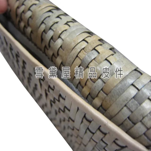 【SNOW.bagshop】情人節禮物 真皮包包  中夾復古皮夾四折暗釦型(主袋100%進口編織牛皮革材質)
