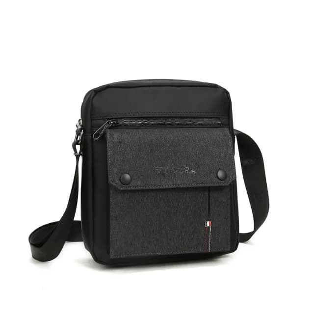 【Valentino Rudy 范倫鐵諾.路迪】日系多隔層收納休閒直式斜背/側背包(VR21850 七夕情人節禮物 送禮 男包)