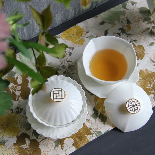 【TALES 神話言】花窗舞影-繁花錦葵．蓋碗(文創 禮品 禮物 收藏)