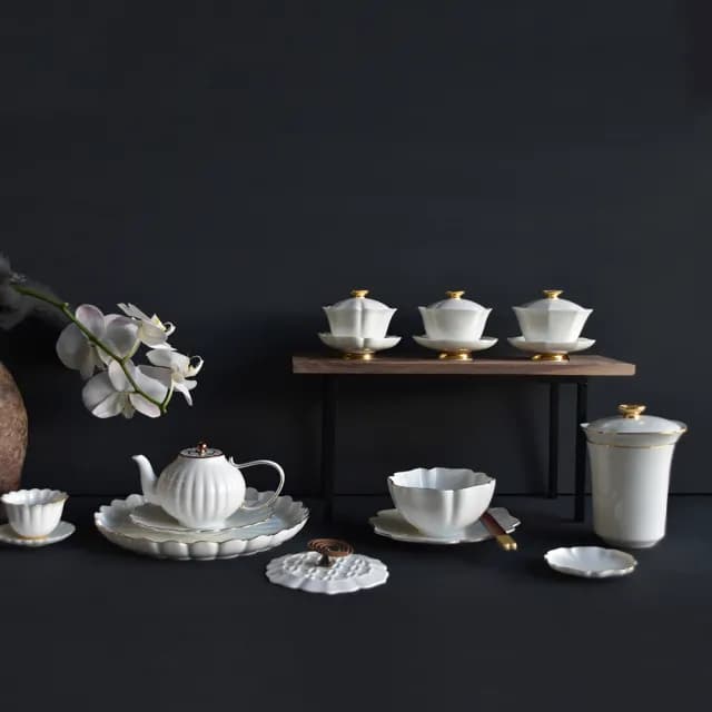 【TALES 神話言】花窗舞影-富貴菱花．茶壺(文創 禮品 禮物 收藏)