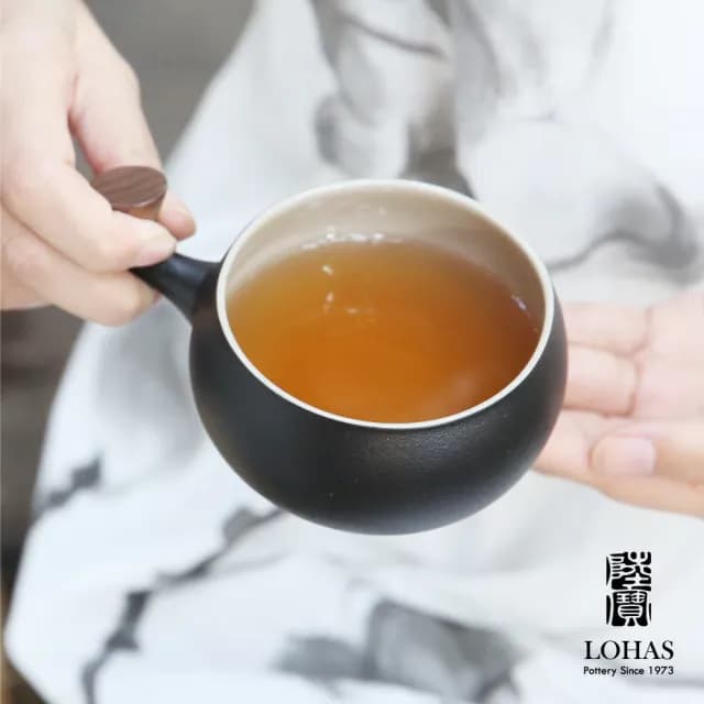 【LohasPottery 陸寶】牛轉錢坤旅行組(兩色可選 一壺兩杯 旅行茶具 創新設計)