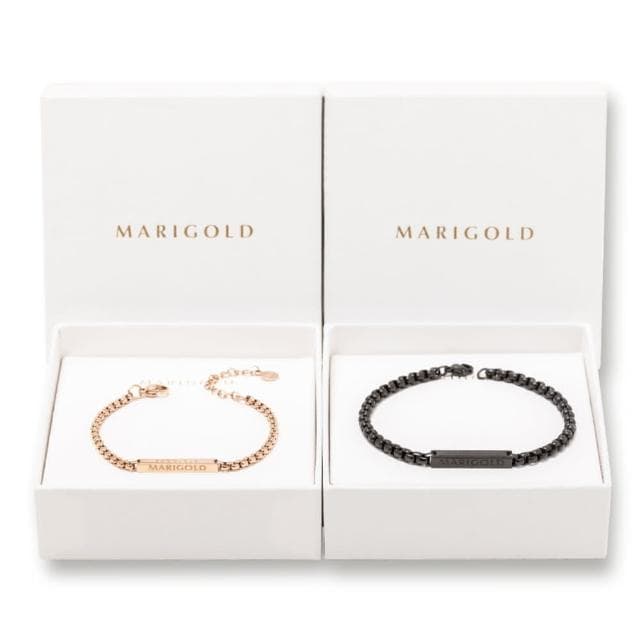 【MARIGOLD 美爾朵】對飾禮盒-西德鋼四種語言幸福手鍊(情侶對飾 情人節禮物)