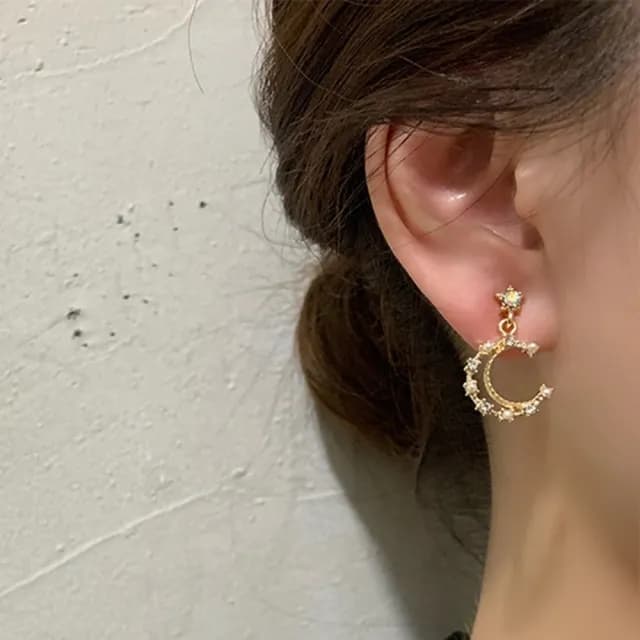 【Oni 歐妮】星月 垂墜耳環 耳針穿式耳環耳釘耳骨環 耳飾925銀針(1對入)