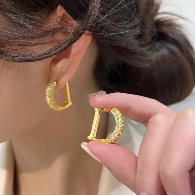 【KT DADA】情人節禮物 包包 字母耳環 K金耳環 金色耳環 鑽石耳環 大耳環 環狀耳環 易扣式耳環 復古耳環 個