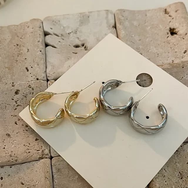 【Oni 歐妮】金屬菱格紋 耳針穿式耳環耳釘耳骨環 耳飾925銀針(1對入)