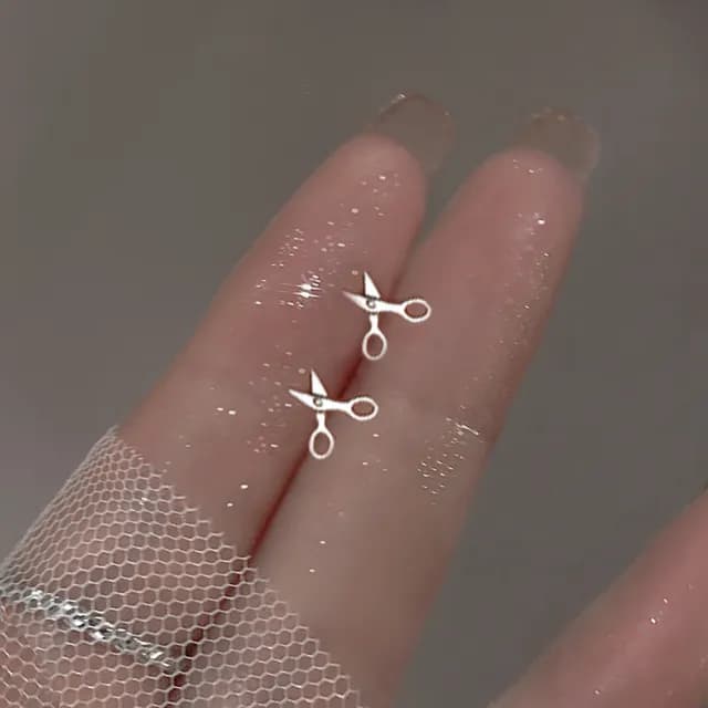 【Umi】可愛剪刀造型耳環(日韓時尚潮流女飾品 銀色耳飾 耳針 耳墜 耳釘 生日 情人節 禮物)