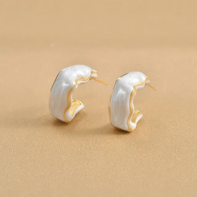 【Umi】925純銀針淡金色復古輕奢珍珠光澤象牙米白色圓形環繞環形耳環(日韓時尚潮流耳飾耳針耳墜耳釘)