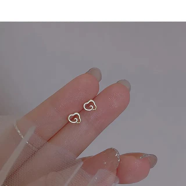 【Umi】可愛雲朵造型耳環(日韓時尚潮流女飾品 銀色耳飾 耳針 耳墜 耳釘 生日 情人節 禮物)