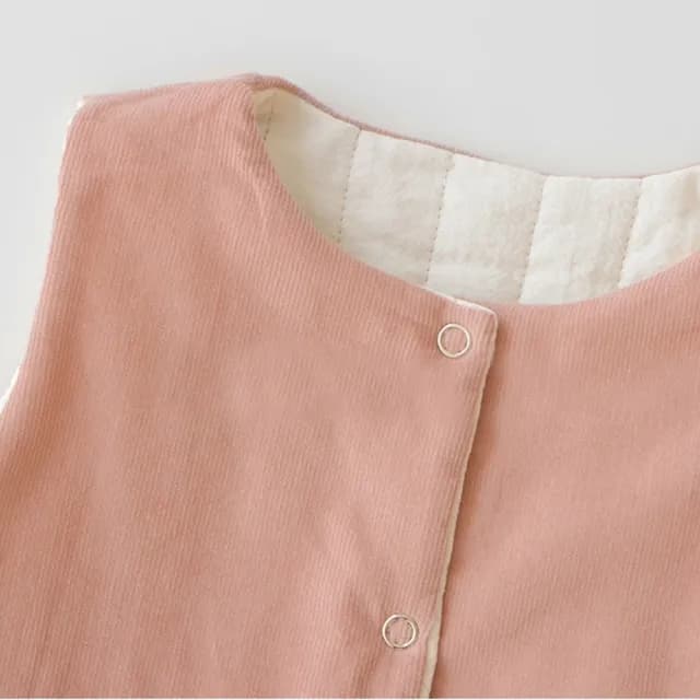 【橘魔法】麂皮質感壓紋雙面穿鋪棉背心+帽子(鋪棉背心 外套 夾克 中性款 男童 女童 兒童 童裝)