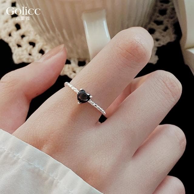【Golicc】戒指 黑色 鋯石 愛心麻花(母親節 生日 情人節 造型戒 食指戒 尾戒 禮物)