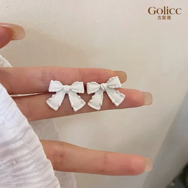 【Golicc】耳環 白 蝴蝶結(七夕 情人節 生日 飾品 耳釘 耳飾 耳墜 禮物)