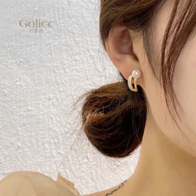 【Golicc】耳環 韓國 C型 珍珠(七夕 情人節 生日 飾品 耳釘 耳飾 耳墜 禮物)