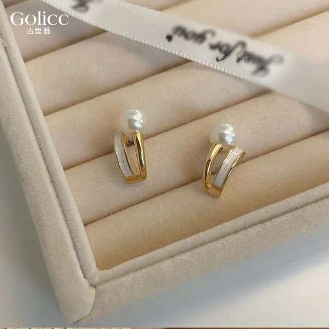 【Golicc】耳環 韓國 C型 珍珠(七夕 情人節 生日 飾品 耳釘 耳飾 耳墜 禮物)