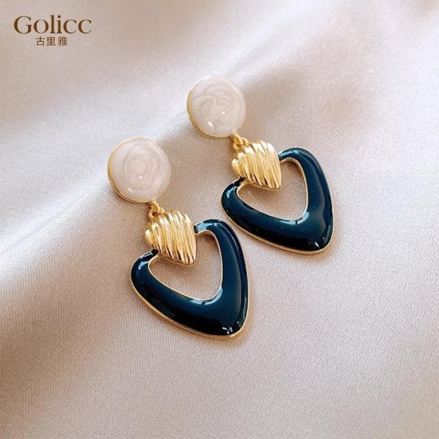 【Golicc】耳環 復古 愛心(618 七夕 情人節 生日 飾品 耳釘 耳飾 耳墜 禮物)