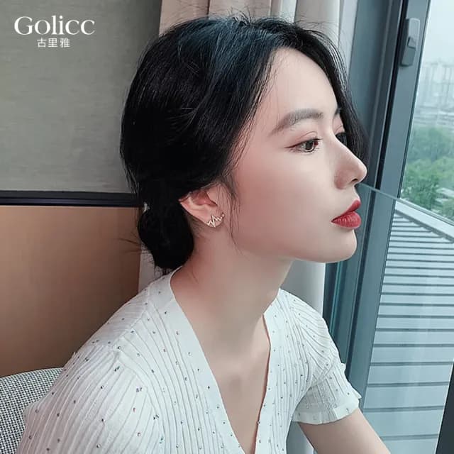 【Golicc】耳環 韓版 閃點 愛心(七夕 情人節 生日 飾品 耳釘 耳飾 耳墜 禮物)