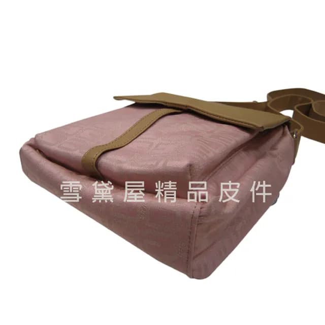 【SNOW.bagshop】情人節禮物 真皮 斜側包中容量復古設計(真皮包包 進口防水緹花布+牛皮革材質隨身物品外出