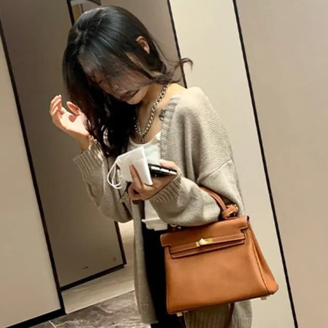 【LEESA】情人節禮物 皮革包包\鎖頭包\包包女\斜背包女生\女生側背包\女士包包\韓國包包\百搭包包\精品包包