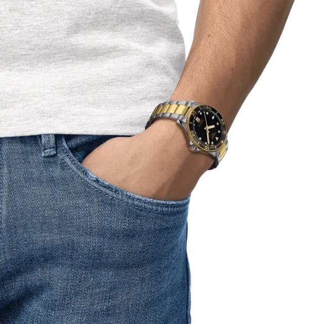 【TISSOT 天梭 官方授權】海洋之星300米潛水對錶 情侶手錶 禮物(T1204102205100+T1202102205100)