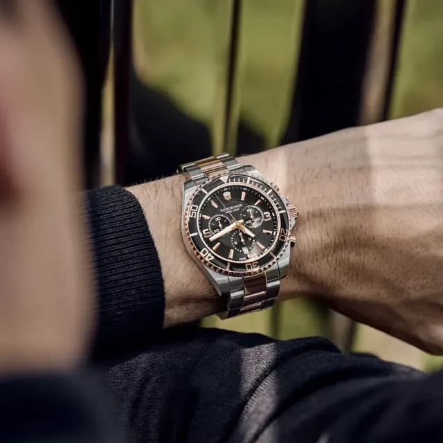 【VICTORINOX 瑞士維氏】Maverick 經典時尚計時腕錶 父親節 禮物  送禮 推薦(VISA-241952)