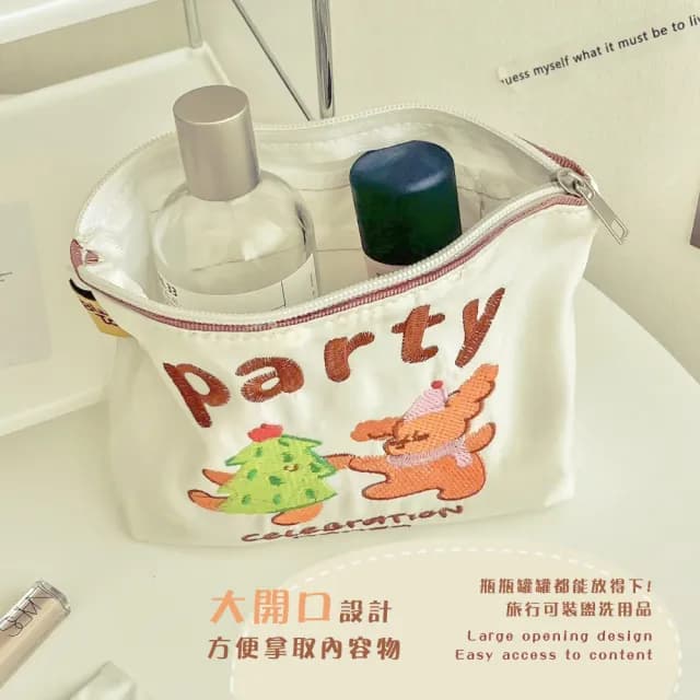 【收納小物】情人節禮物 可愛插畫刺繡化妝包(大容量 旅行包 刷具包 筆袋 洗漱包 盥洗包 出差 旅