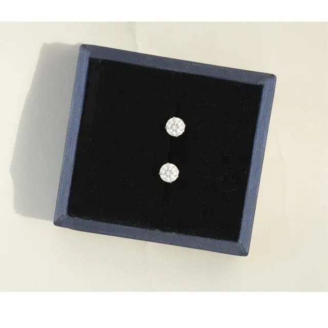 【耀眼美人】超閃耀一點六克拉莫桑鑽耳環鈦閃耀/鈦鋼後鎖式(雙11/過爐款/莫桑鑽耳環/不過敏)