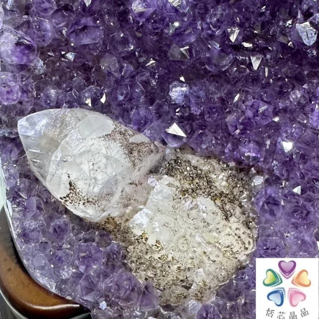 【恬芯晶品】UK3烏拉圭方解石水晶開運外來財(紫水晶消磁淨化財運財位招財招貴人紫晶鎮新年禮物新春)
