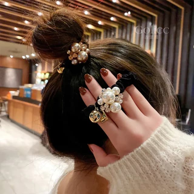 【Gulicc】髮圈 小香風 珍珠水鑽氣質 高馬尾(雙11 聖誕節 生日 髮飾 髮帶 飾品 禮物)