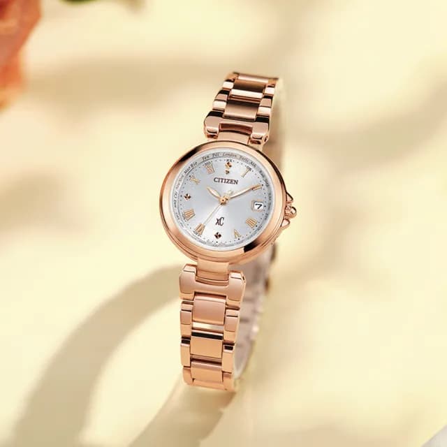 【CITIZEN 星辰】xC系列 電波對時 萬年曆 光動能時尚腕錶 雙11 特惠 推薦(EC1037-69A)