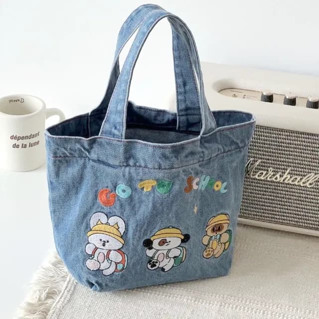 【牛仔小物】父親節禮物 日系卡通刺繡水洗牛仔拉鍊手提袋(拉鍊款收納袋 大容量 學生 便當袋 購 