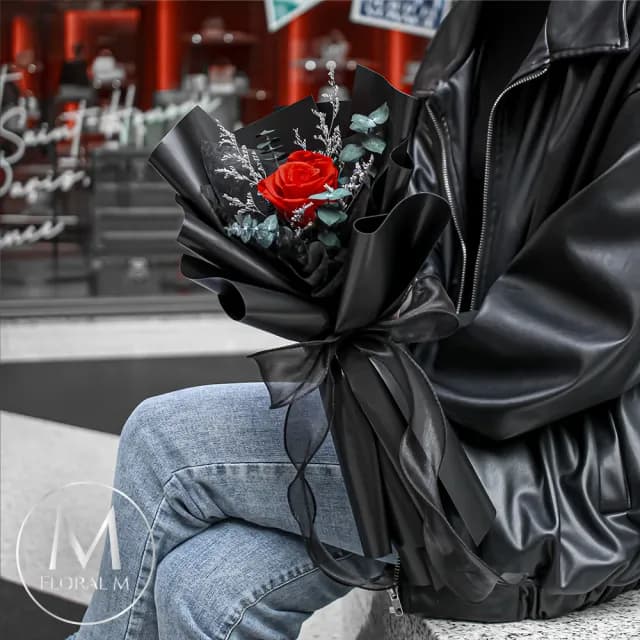 【Floral M】La Rose黑色浪漫永生玫瑰花束(乾燥花/情人節花束/告白禮物/玫瑰花束/求婚/永生花/花禮/玫瑰花)