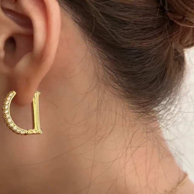 【LEEHER】女生/字母耳環/k金耳環/金色耳環/鋯石耳環/生日禮物/大耳環/環狀耳環/易扣式耳環/復