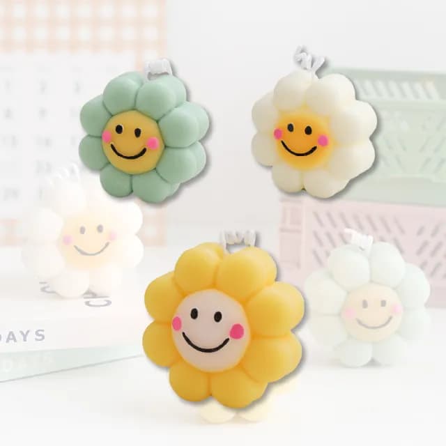 【放鬆時刻】可愛笑臉太陽花香氛蠟燭3入(氣氛 拍照道具 儀式感 香水蠟 擴香 擺設 裝飾 居家 浪漫)