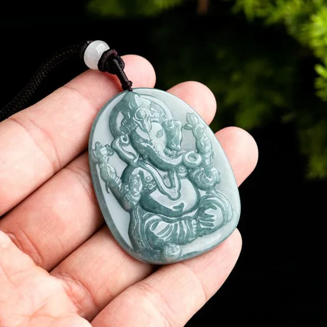 【Paiya 派亞】A貨翡翠藍水象神冰種玉石吊墜象鼻財神男士玉墜女款挂件(過節送禮/交換禮物)