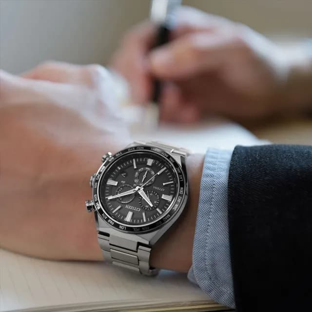 【CITIZEN 星辰】GENTS系列 電波對時 鈦金屬 光動能計時腕錶 畢業禮物 送禮 推薦(CB5966-69E)