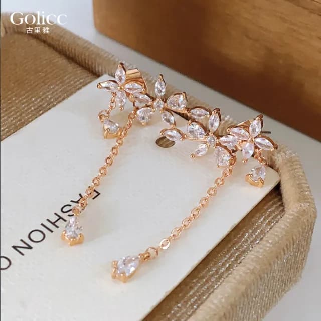 【Golicc】耳環 氣質花瓣 流蘇耳墬(七夕 情人節 生日 飾品 耳釘 耳飾 耳墜 禮物)