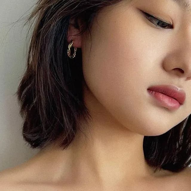【KT DADA】情人節禮物 包包 抗過敏耳環 小耳環 易扣耳環 女生耳環 復古耳環 麻花耳環 c圈耳環 18k 耳環 小