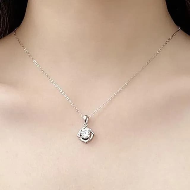 【LEEHER】氣質項鍊/女生禮物/925純銀項鍊/莫桑鋯/飾品/鋯石項鍊/四爪吊墜/生日禮物/鎖骨鍊/短