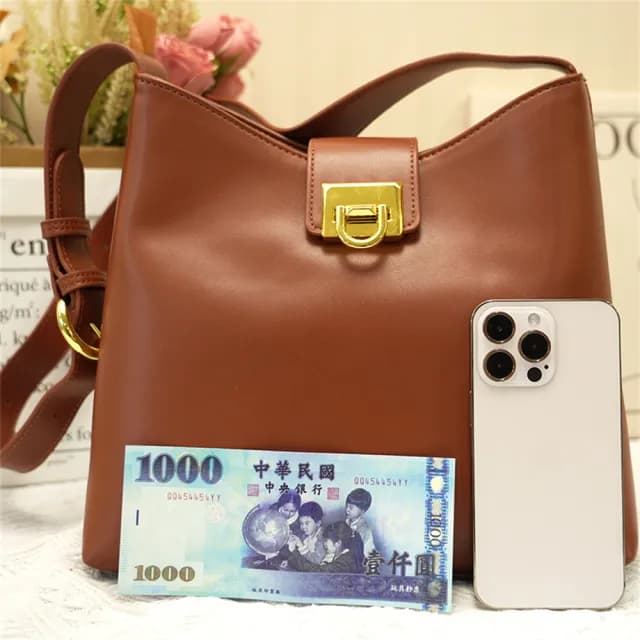 【MoonDy】情人節禮物 包包 女包 腋下包 斜背包 牛皮包包 真皮包包 精品 名牌 法式 小眾包包 水桶包 好看包