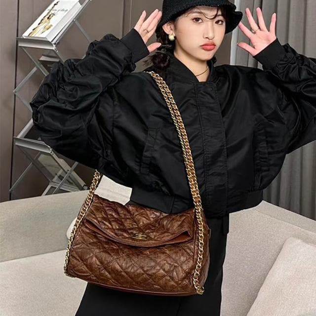 【LEEHER】鎖扣水桶包/大包包/生日禮物/女生包包/肩背包/鏈條包/水桶包/單肩托特包/復古包包/大