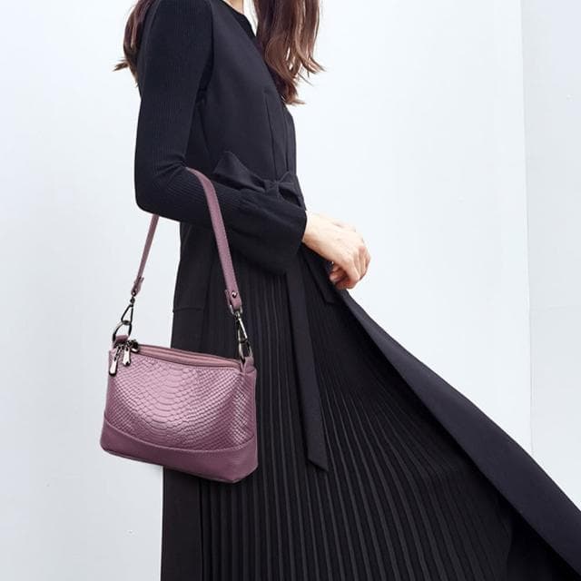 【LEESA】肩背包女\斜背包\單肩包\婆婆媽媽的最愛\側背包\女生通勤包\女生包包\便宜實用包包\媽媽包