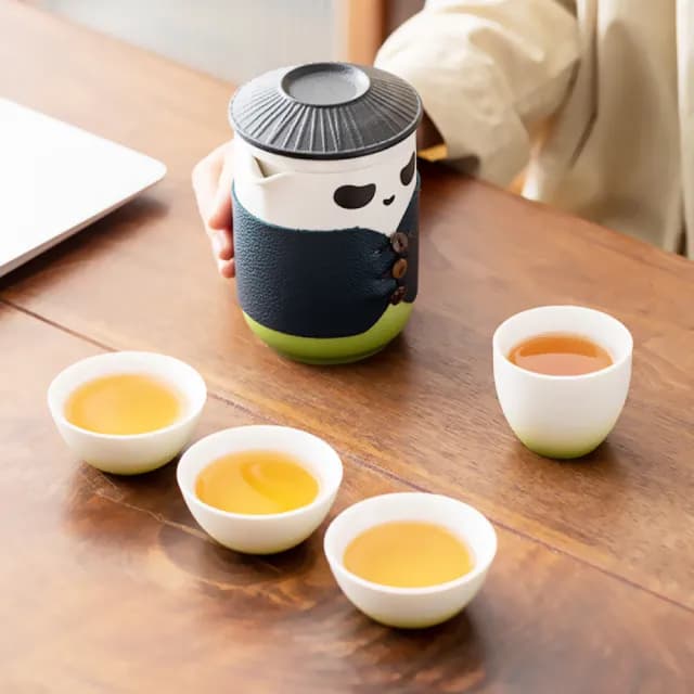 【功夫熊貓】熊貓大俠旅行茶具6件套-附收納包(商務杯 茶壺 茶杯 快客杯 隨身泡茶 茶器 功夫茶具 禮物)