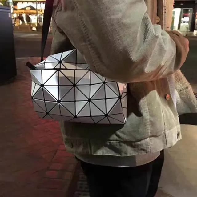 【LEEHER】情人節禮物 七夕 女生/包包/小方包/小包包/便攜包/隨身小包/幾何包包/菱格包包/可愛包包/個性包