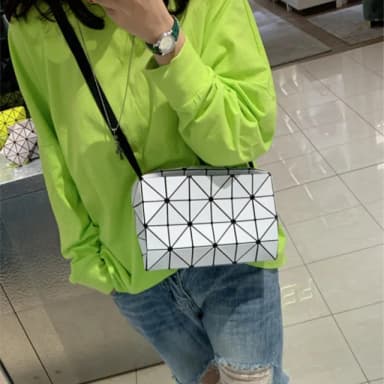 【LEESA】菱格包包\小方包\小包包\便攜包\隨身小包\幾何包包\可愛包包\個性包包\交換禮物\側背包